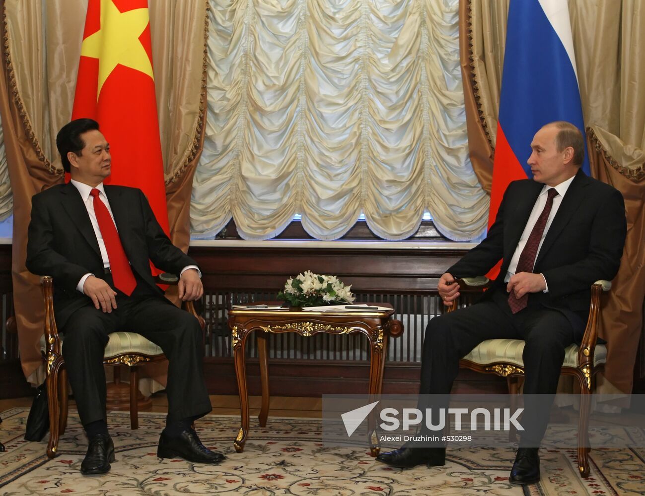 Prime Minister Vladimir Putin meets with Nguyen Tan Dung
