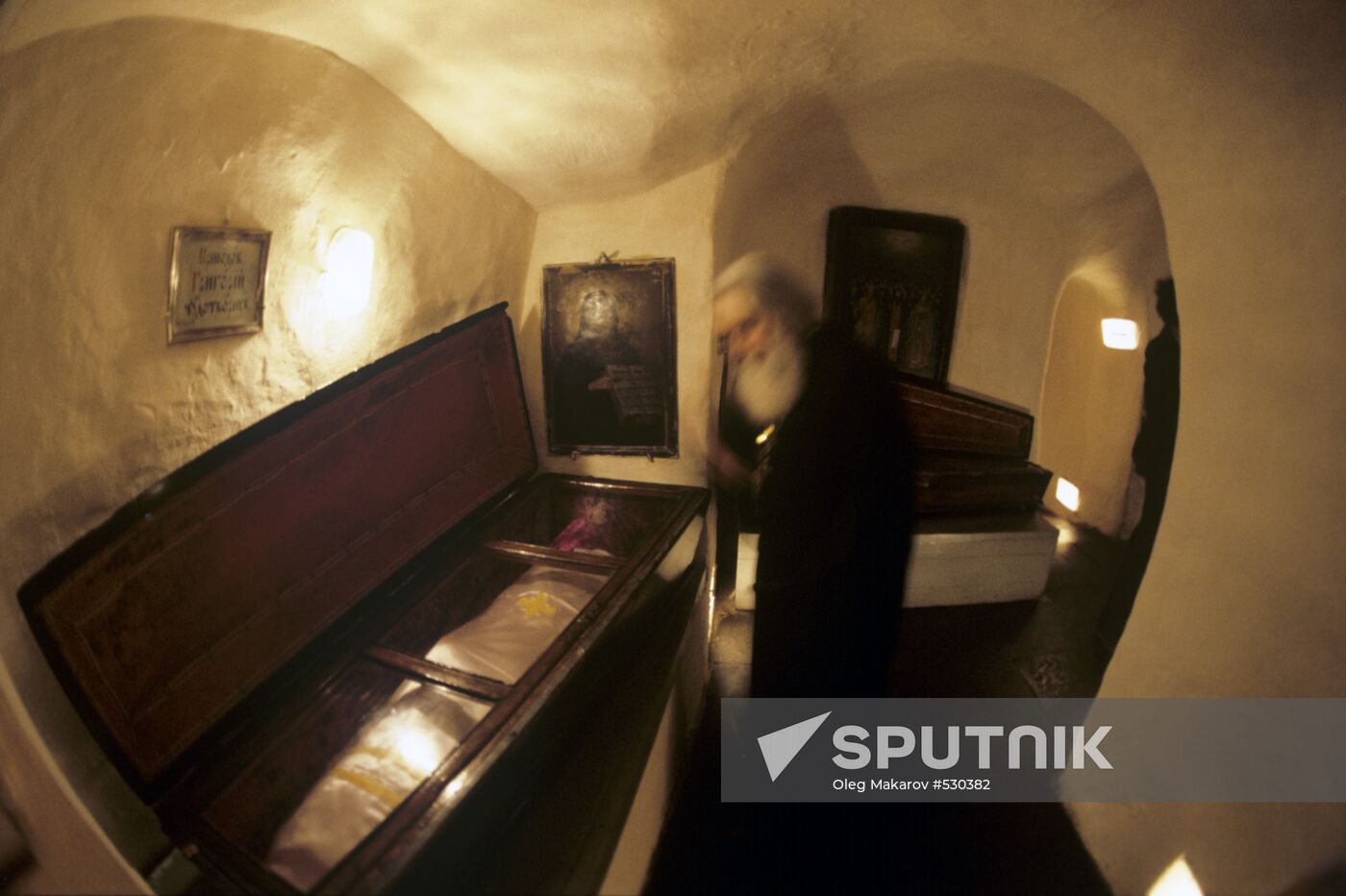 Worshipping the relics of saints in Kiev Monastery of the Caves
