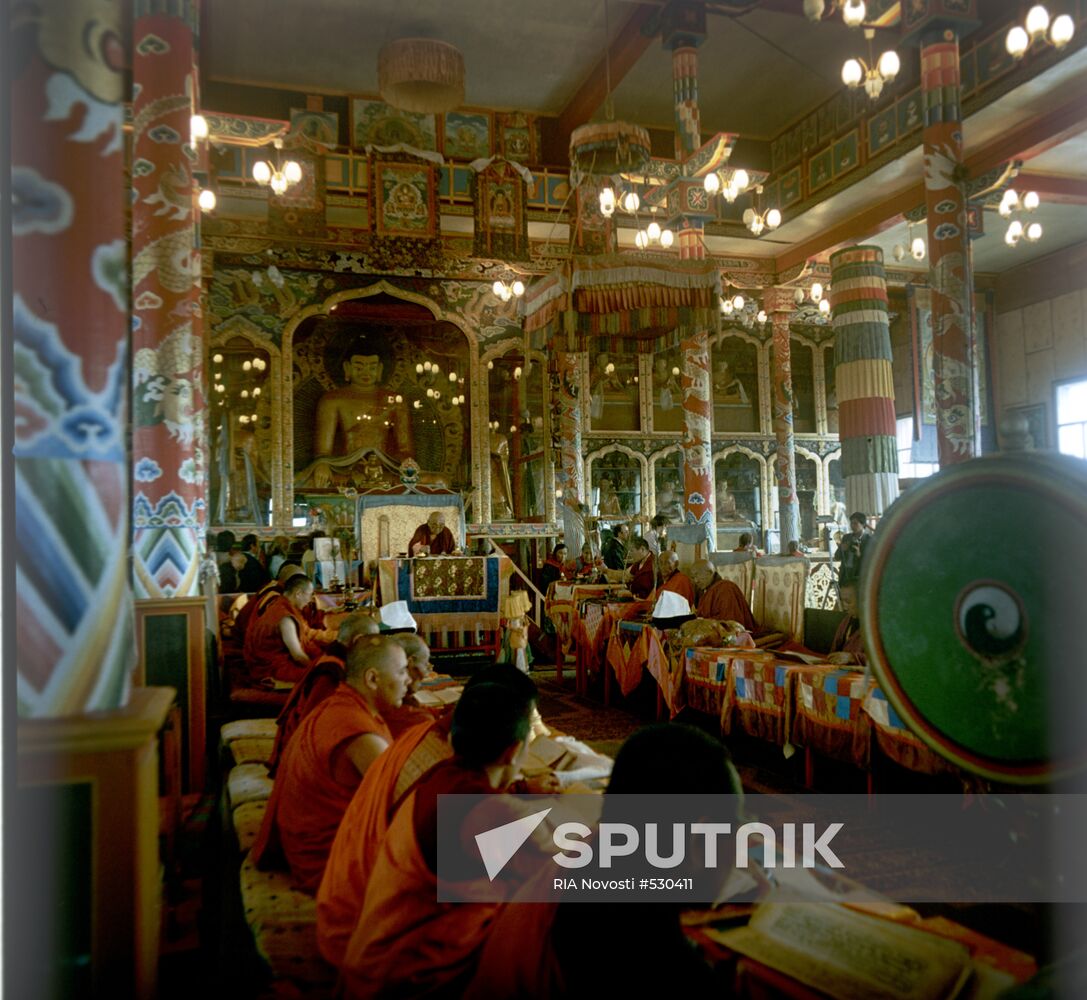 Religious service in Ivolginsky datsan