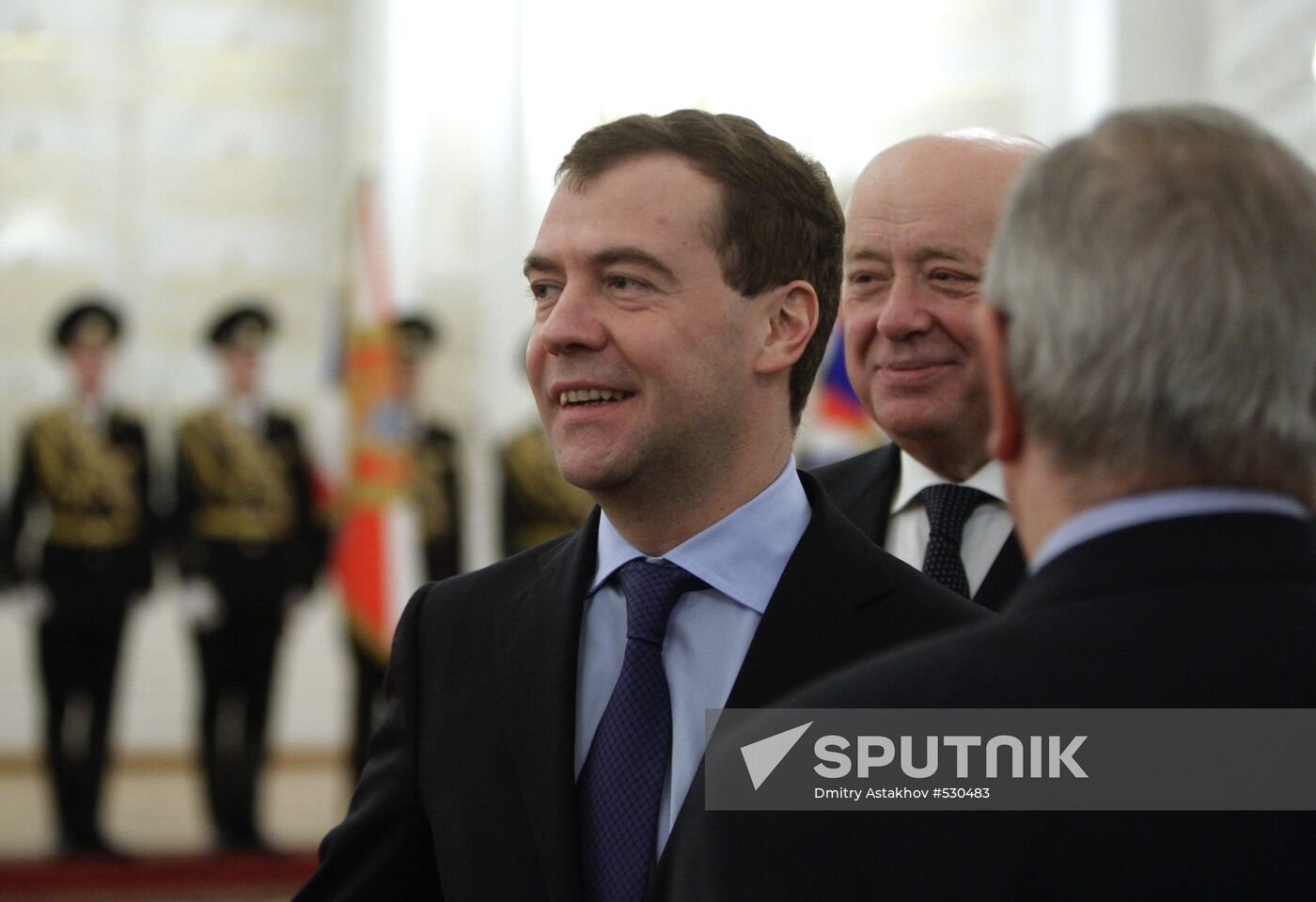 Dmitry Medvedev gives FIS, personal colors to Mikhail Fradkov