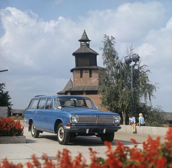 Automobile "GAZ-24-02"