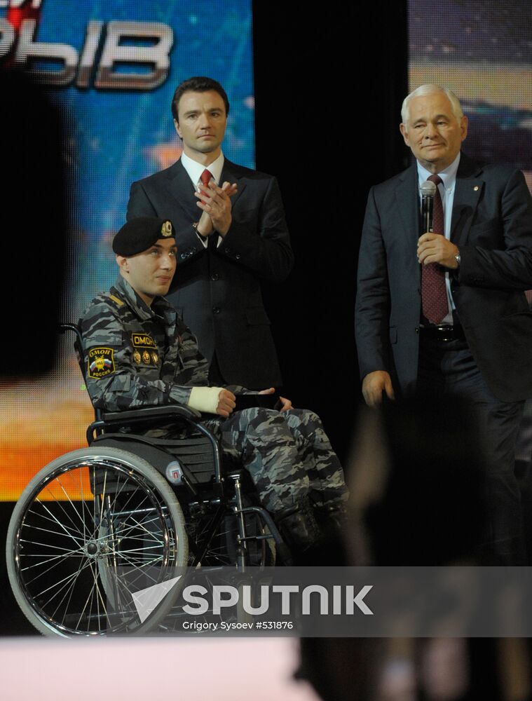 Vyacheslav Vorobyov, Anton Sikharulidze, Leonid Roshal