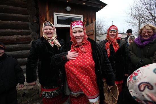 Residents of Kotelino village