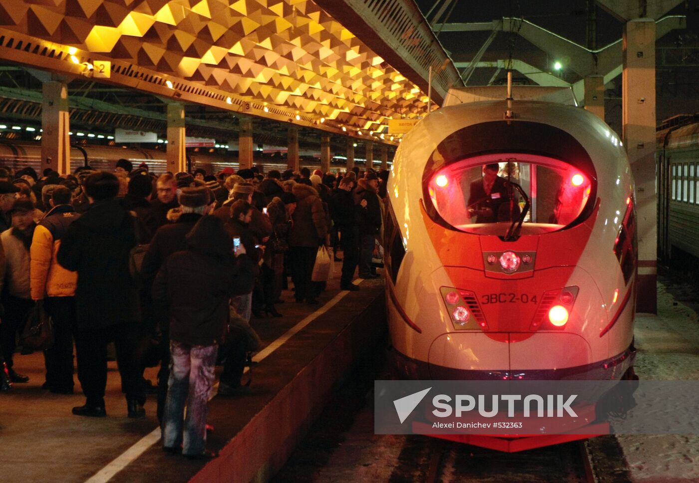 Sapsan high-speed train arrives to St. Petersburg