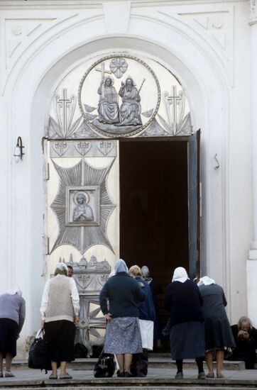The parishioners of the St. Seraphim-Diveyevo Monastery