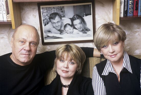 Vladimir Menshov, Yulia Menshova, Vera Alentova