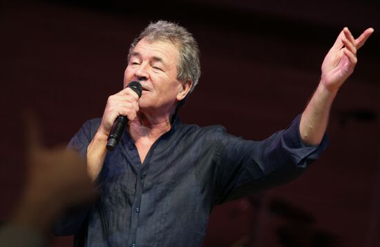 Deep Purple lead singer Ian Gillan performs live in Moscow