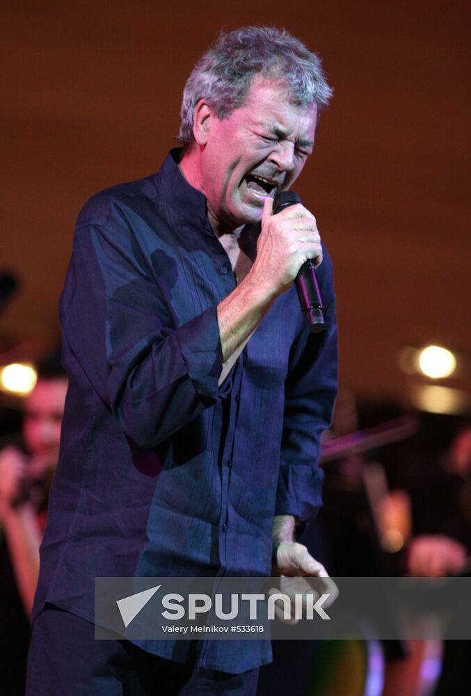 Deep Purple lead singer Ian Gillan performs live in Moscow
