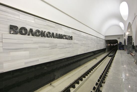 Test train running along Strogino-Mitino stretch