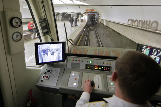 Train launched along undeground's Strogino-Mitino span