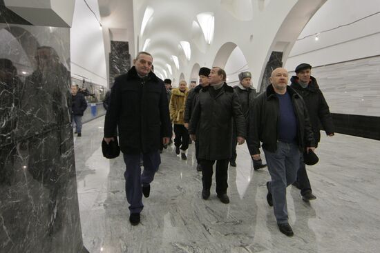 Train launched along undeground's Strogino-Mitino span
