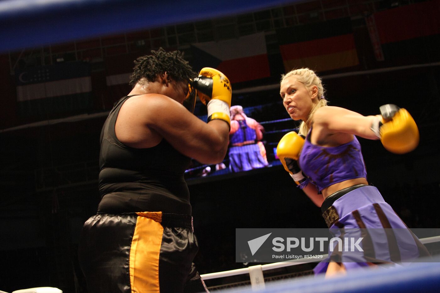 Boxing, Natalia Ragozina vs. Pamela London fight