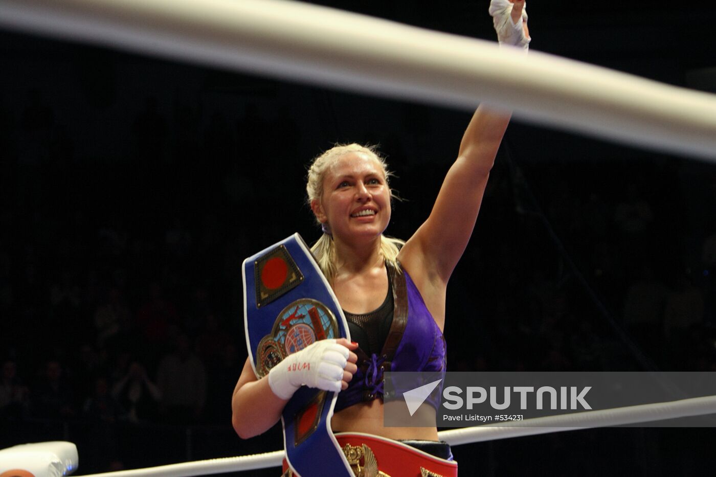 Boxing, Natalia Ragozina vs. Pamela London fight