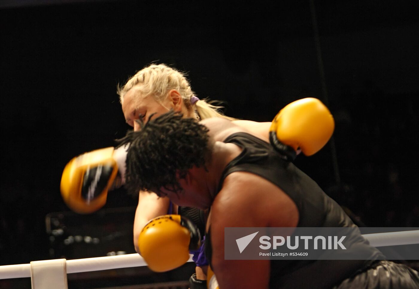 Boxing, Natalia Ragozina vs. Pamela London fight