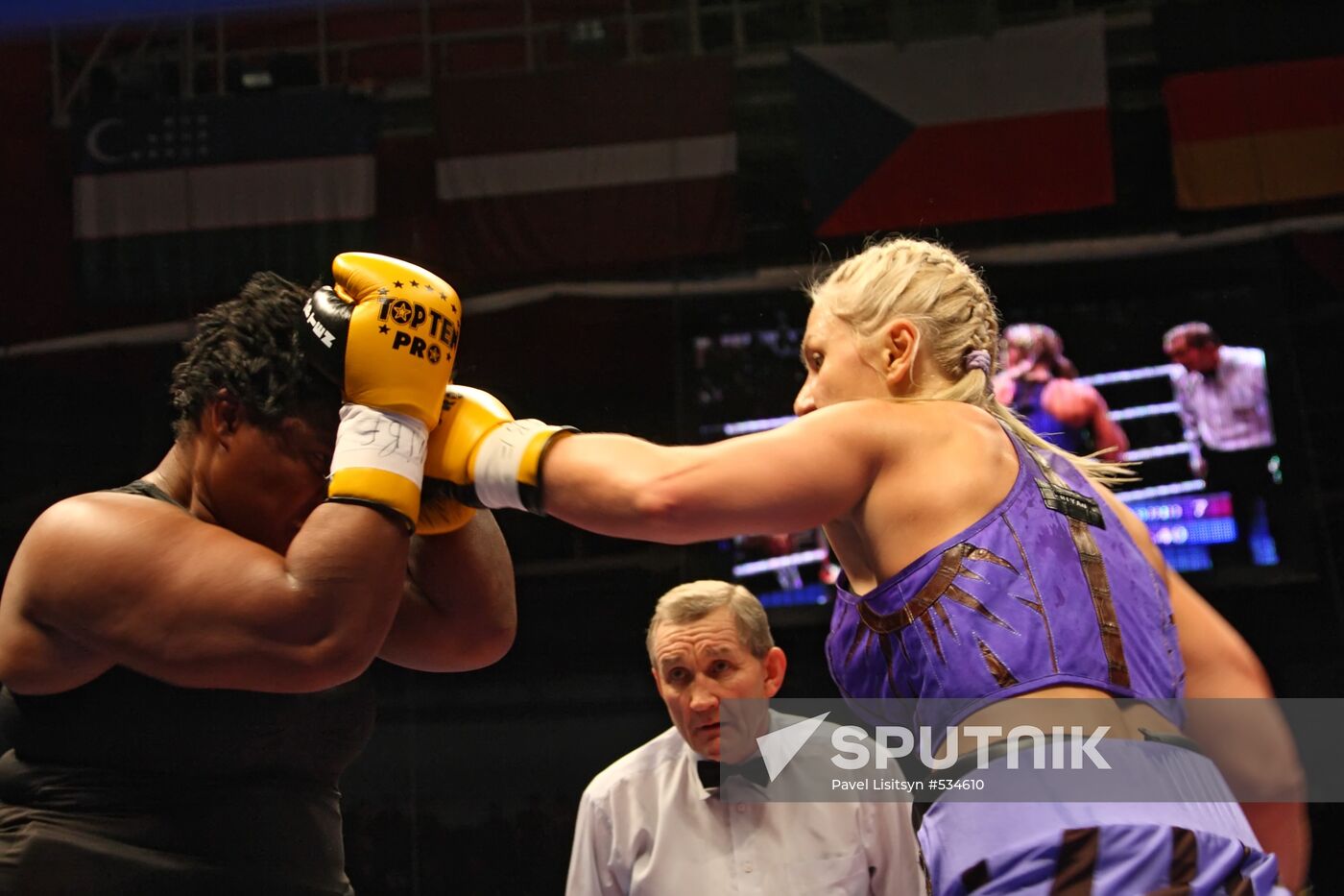 Boxing, Natalia Ragozina vs. Pamela London fight