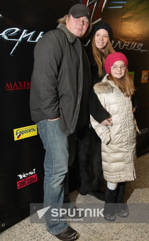 Alexander Strizhenov and his daughters Nastya and Sasha