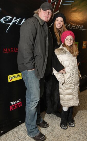 Alexander Strizhenov and his daughters Nastya and Sasha