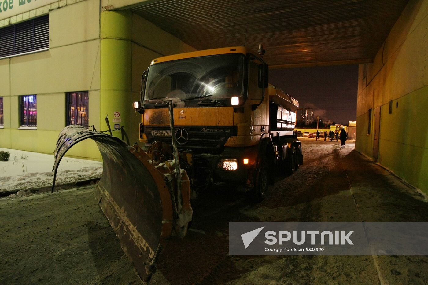 Snow removal in Moscow