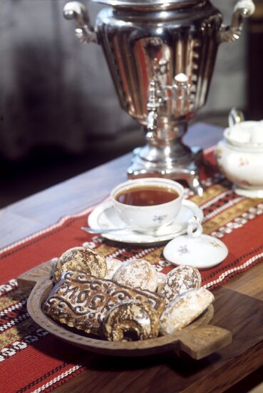 Moscow honey cakes