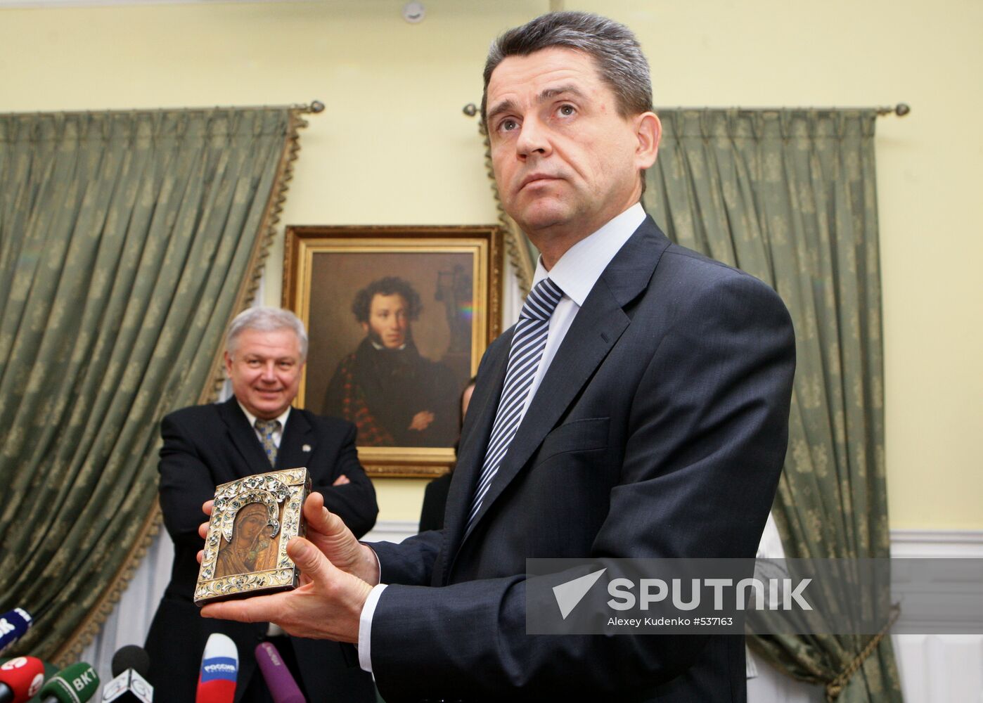 Viktor Petrakov, Vladimir Markin