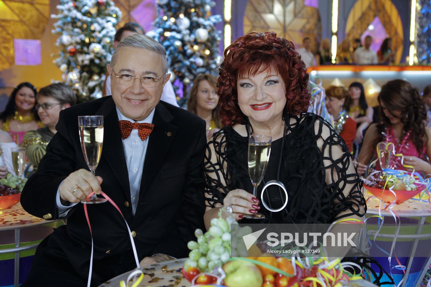 Yevgeny Petrosyan ana Elena Stepanenko
