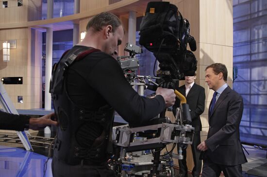 Dmitry Medvedev summed up year 2009 on federal television