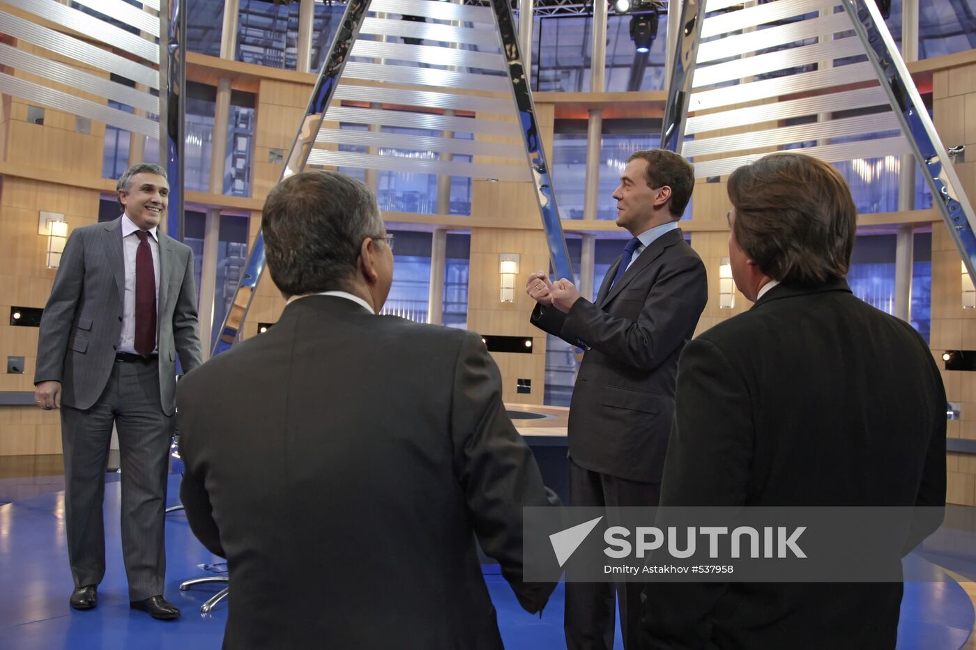 Dmitry Medvedev summed up year 2009 on federal television