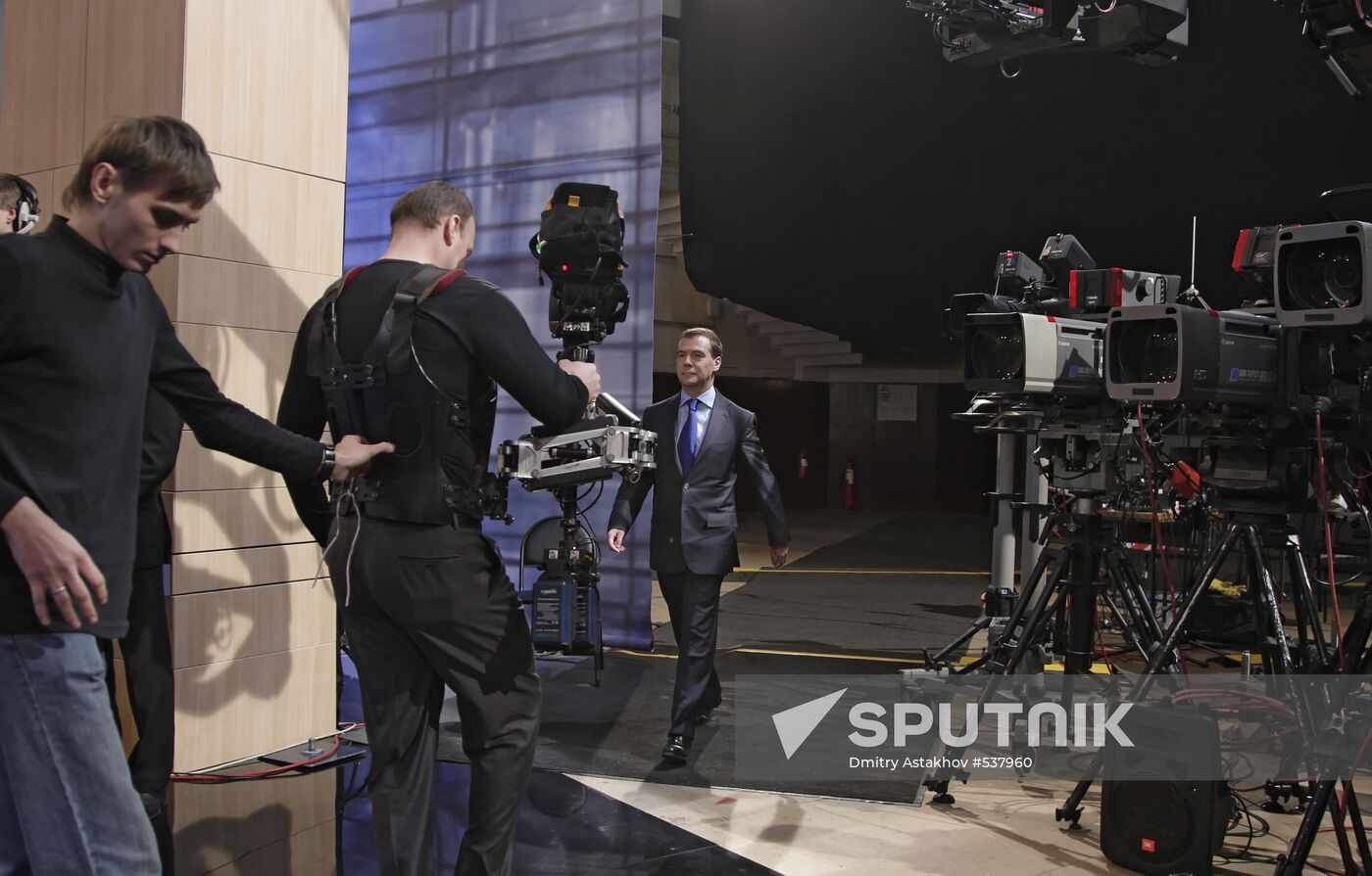 Dmitry Medvedev summed up year 2009 on federal television