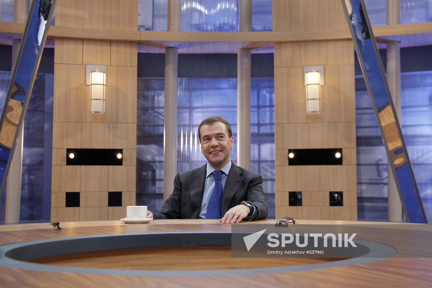 Dmitry Medvedev summed up year 2009 on federal television