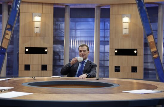 Dmitry Medvedev summed up year 2009 on federal television