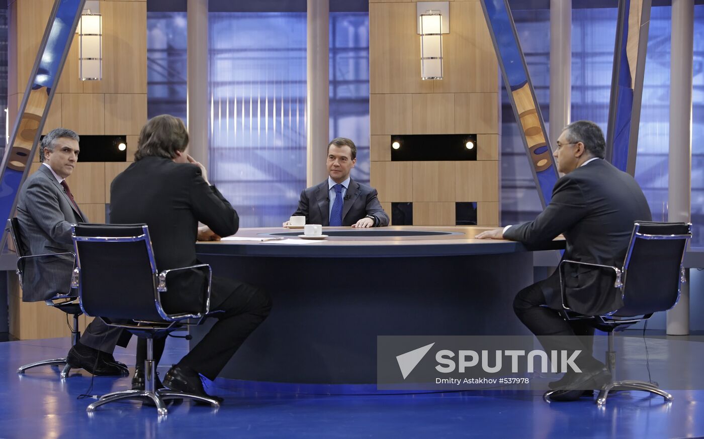 Dmitry Medvedev summed up year 2009 on federal television