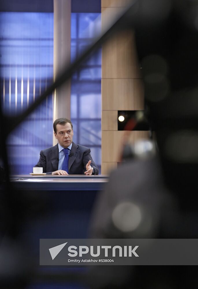 Dmitry Medvedev summed up year 2009 on federal television