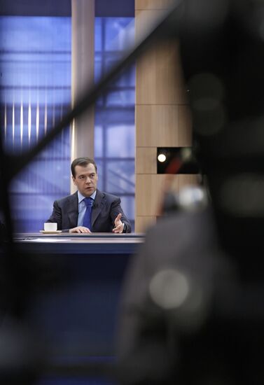 Dmitry Medvedev summed up year 2009 on federal television