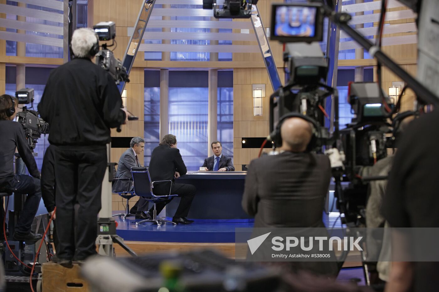 Dmitry Medvedev summed up year 2009 on federal television