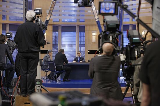 Dmitry Medvedev summed up year 2009 on federal television