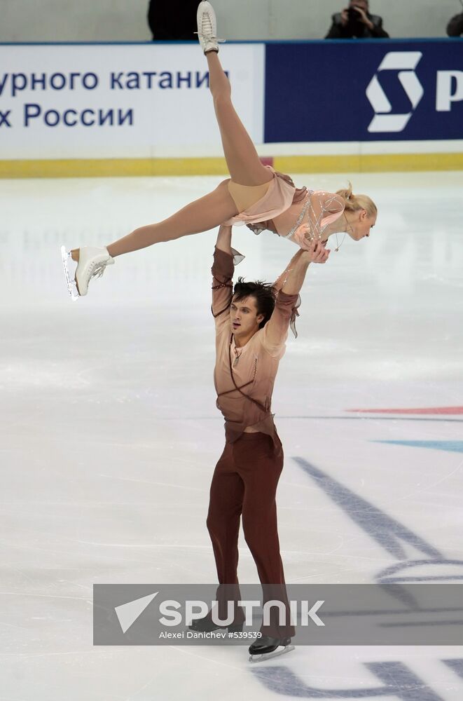 Pair skaters Maria Mukhortova, Maxim Trankov