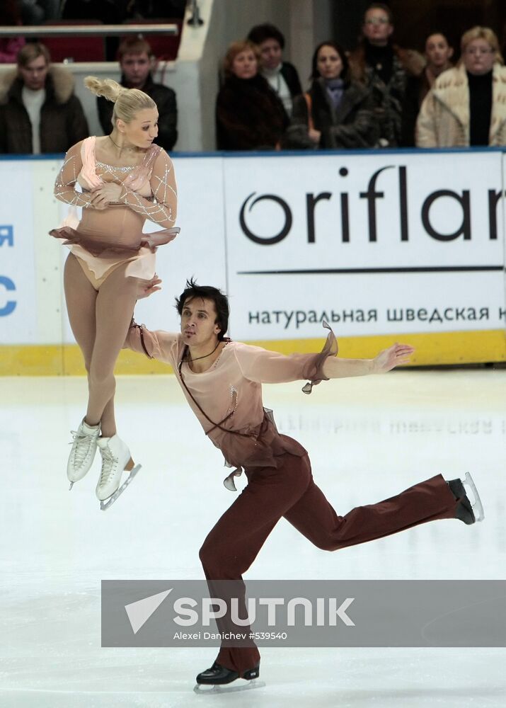 Pair skaters Maria Mukhortova, Maxim Trankov