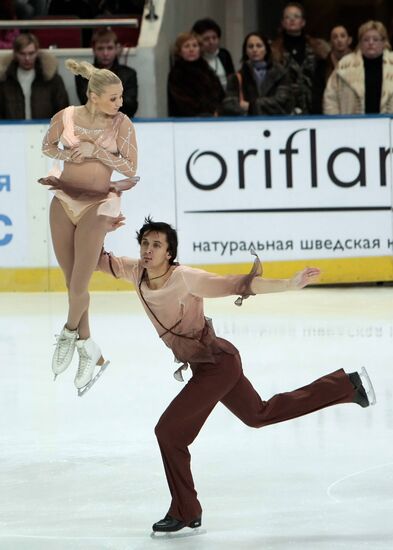 Pair skaters Maria Mukhortova, Maxim Trankov