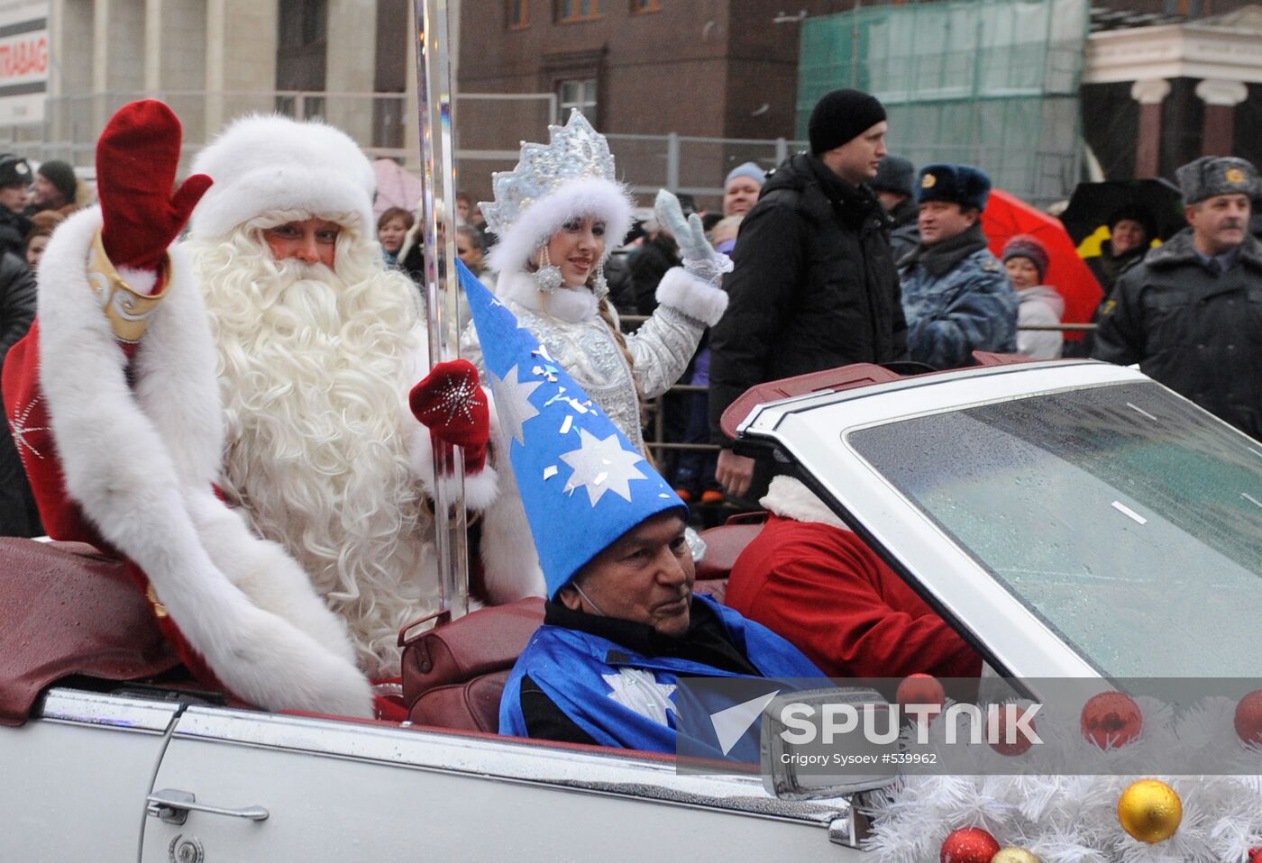 Russian Santa welcomed on Manezhnaya Square, Moscow
