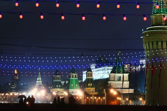 Views of pre-New Year's Moscow