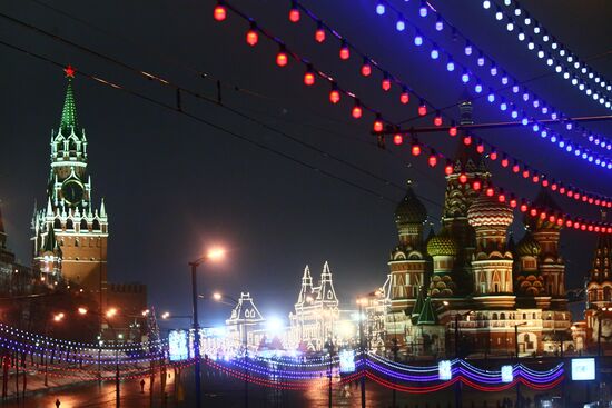 Views of pre-New Year's Moscow
