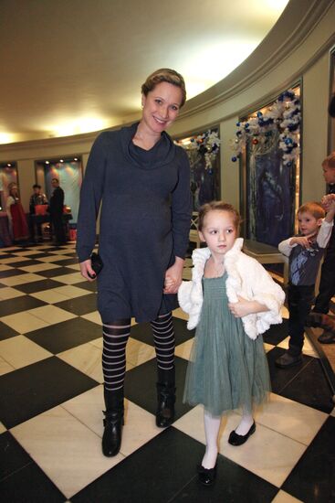 Children's New Year performance in Pushkin Museum of Fine Arts
