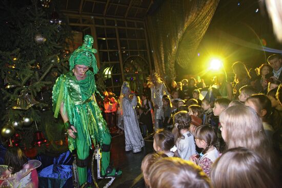 Children's New Year performance in Pushkin Museum of Fine Arts