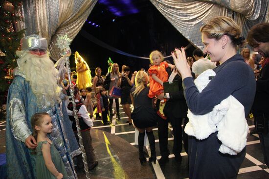 Children's New Year performance in Pushkin Museum of Fine Arts