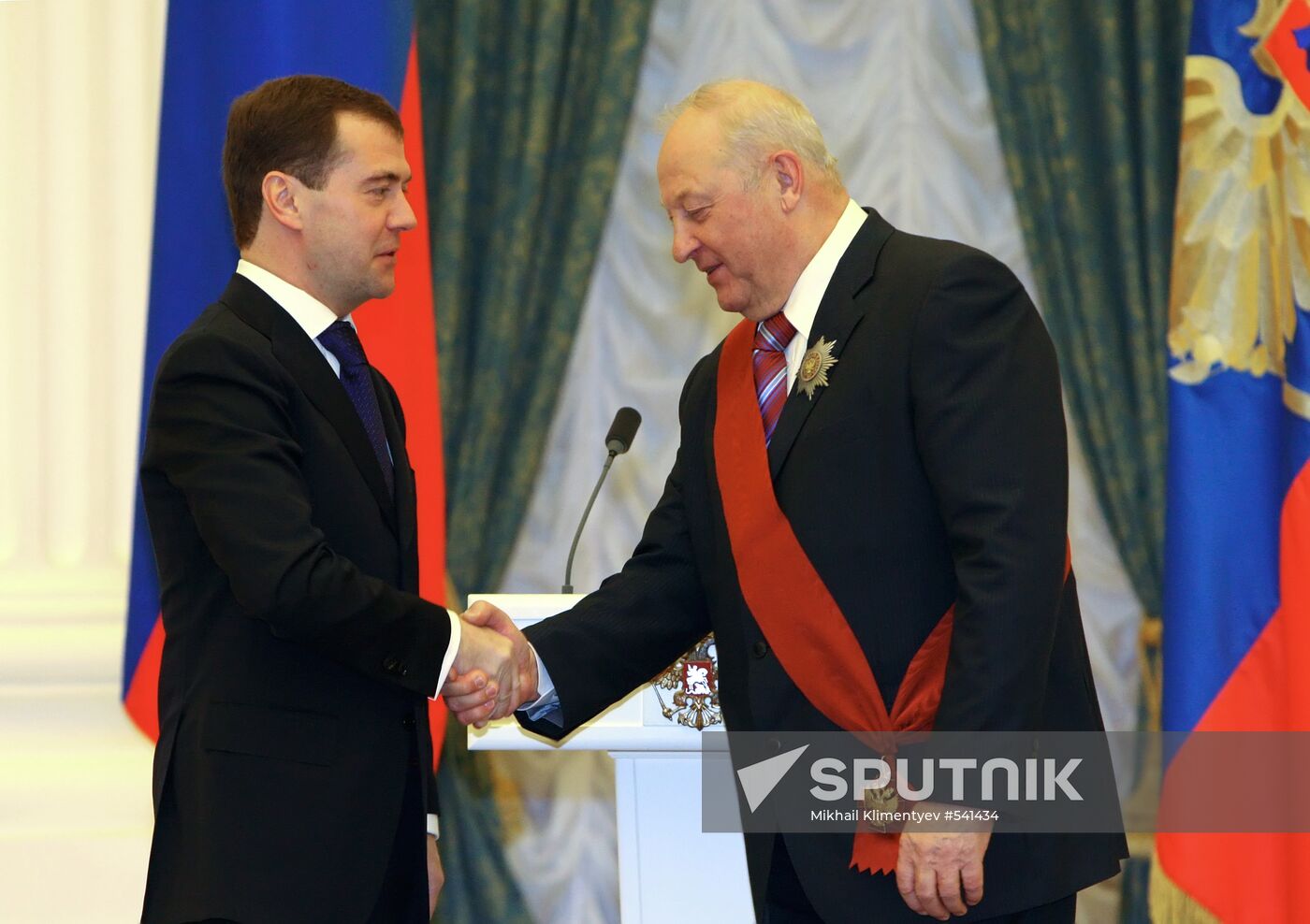 Dmitry Medvedev presents state awards at the Kremlin