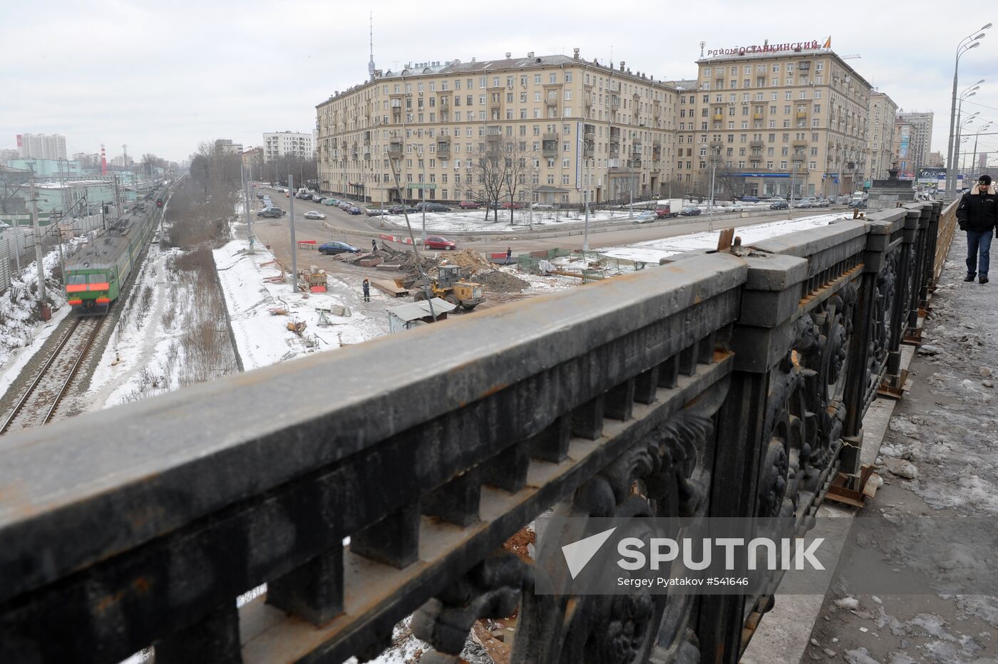 Krestovsky Bridge in Moscow