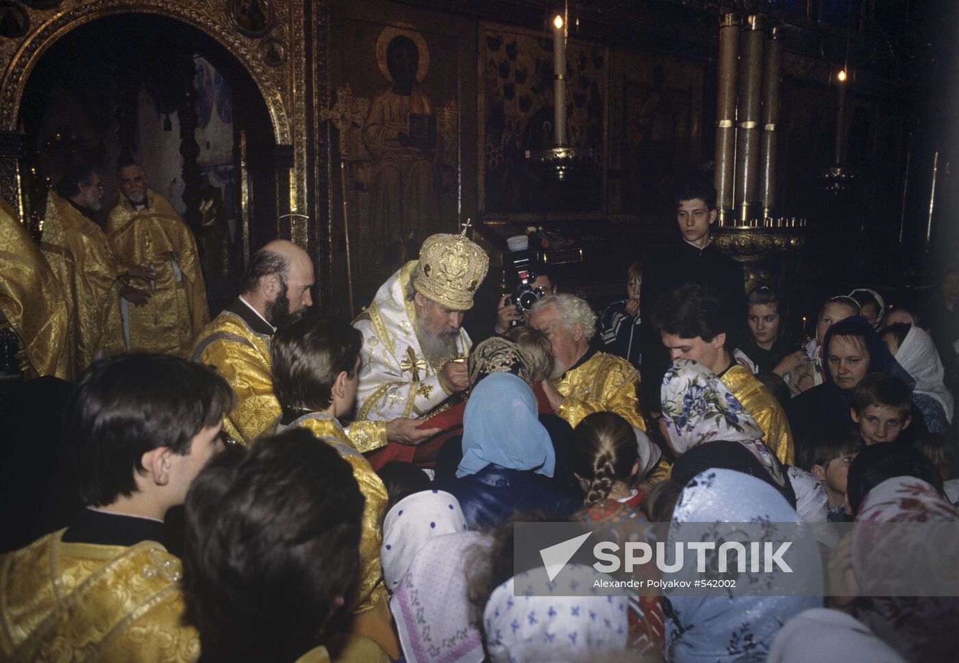 Alexy II is serving the divine liturgy
