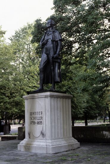 Monument to German poet Friedrich Schiller