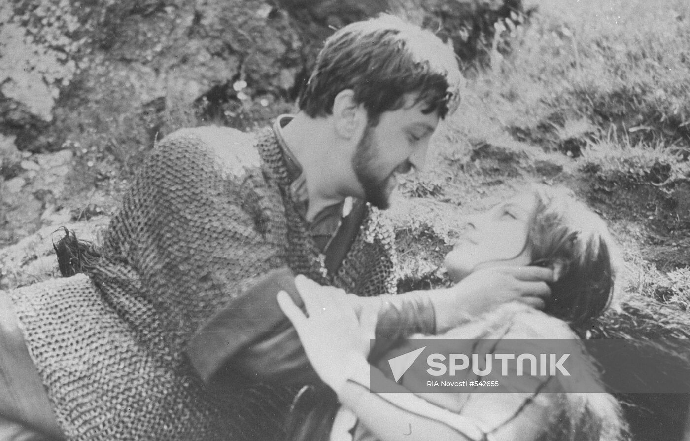 Actors Nuzgar Shariya and Leila Abashidze