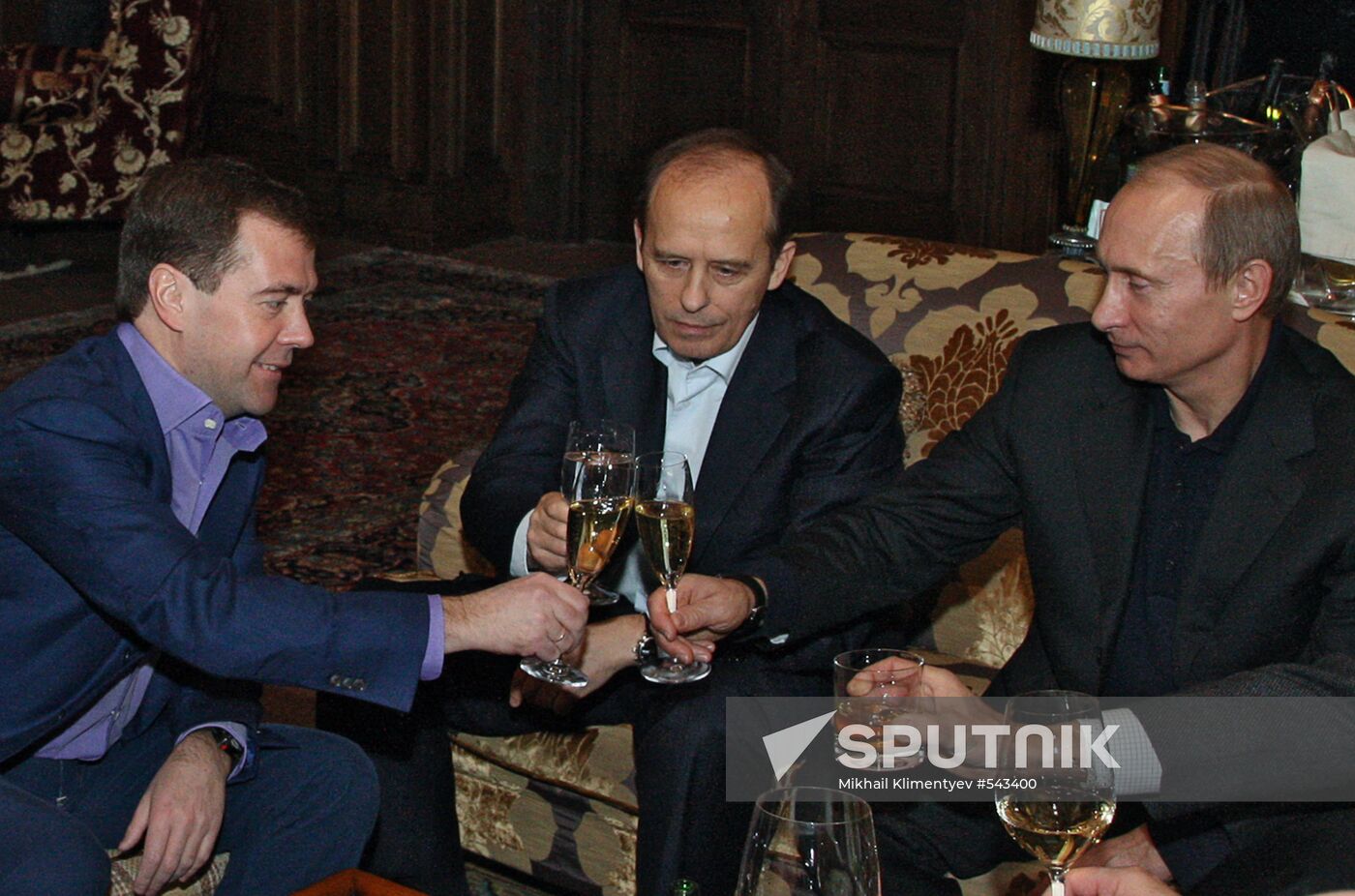 Dmitry Medvedev meets informally with Security Council members
